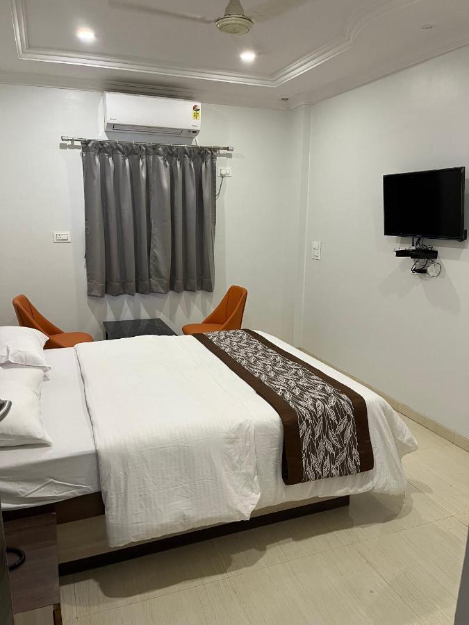 Hotel Jeet Paradise Phaltan エクステリア 写真