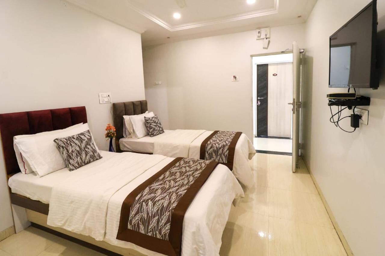 Hotel Jeet Paradise Phaltan エクステリア 写真