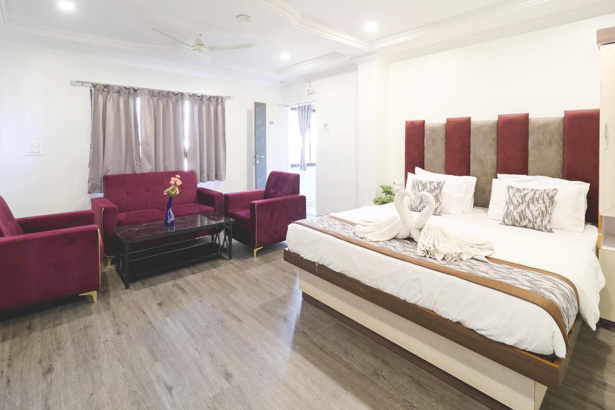 Hotel Jeet Paradise Phaltan エクステリア 写真