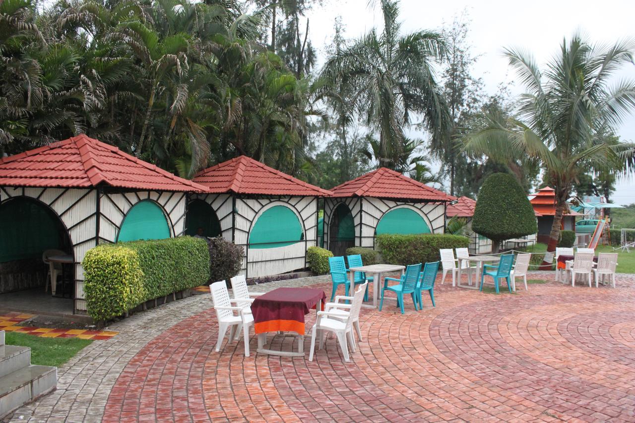 Hotel Jeet Paradise Phaltan エクステリア 写真